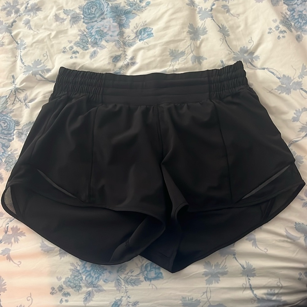 Lulu lemon high rise hotty hot shorts